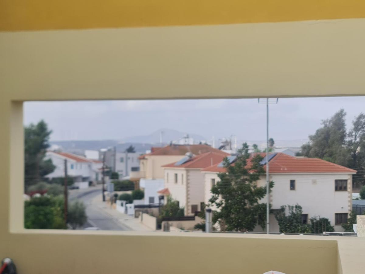 Top Floor 1 Bdrm Aprtrmnt Apartman Dromolaxia Kültér fotó