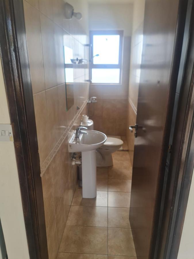 Top Floor 1 Bdrm Aprtrmnt Apartman Dromolaxia Kültér fotó