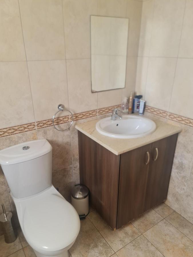 Top Floor 1 Bdrm Aprtrmnt Apartman Dromolaxia Kültér fotó