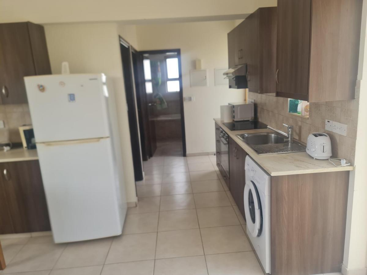 Top Floor 1 Bdrm Aprtrmnt Dromolaxia Kültér fotó